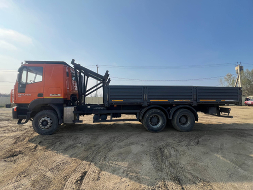 КАРВИНГ 3370* на шасси HONGYAN CQ3346 6x4 Бортовой с КМУ 3370AE (Дизельный, 8,7 л, 388 л.с., МТ)