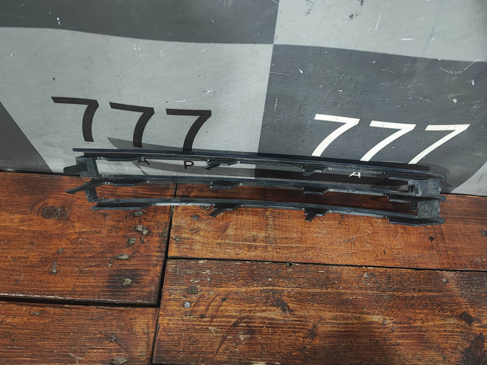 Решетка бампера левая Range Rover 4 (L405) 12-17 Б/У Оригинал LR044733