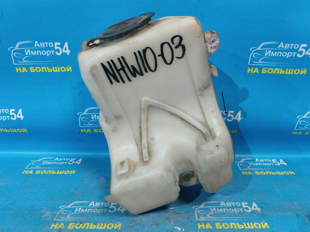 Бачок омывателя TOYOTA PRIUS 1999