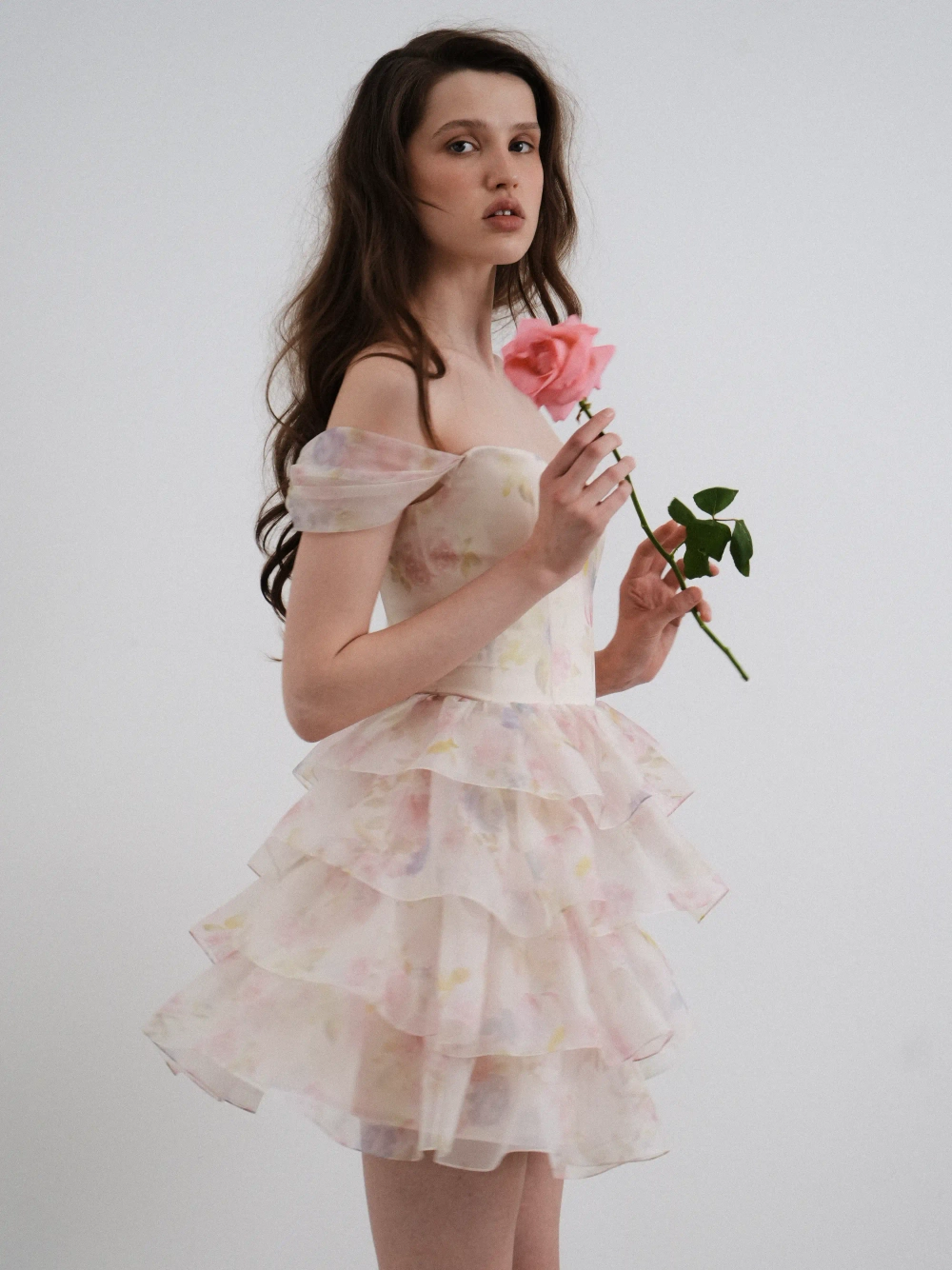Лисен мини (Lisen mini), платье мини корсетное из молочной органзы с цветочным принтом