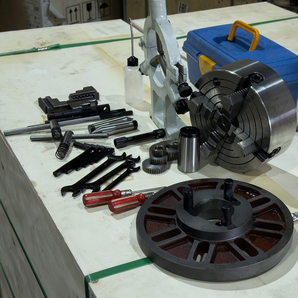 PROMA SPZ-1000 универсальный токарный станок с УЦИ