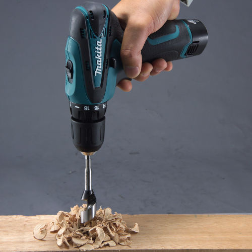 Аккумуляторная дрель-шуруповёрт Makita DF330DWE