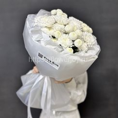 Букет из кустовой хризантемы и хризантемы Ньютон «Воздушное облако» 