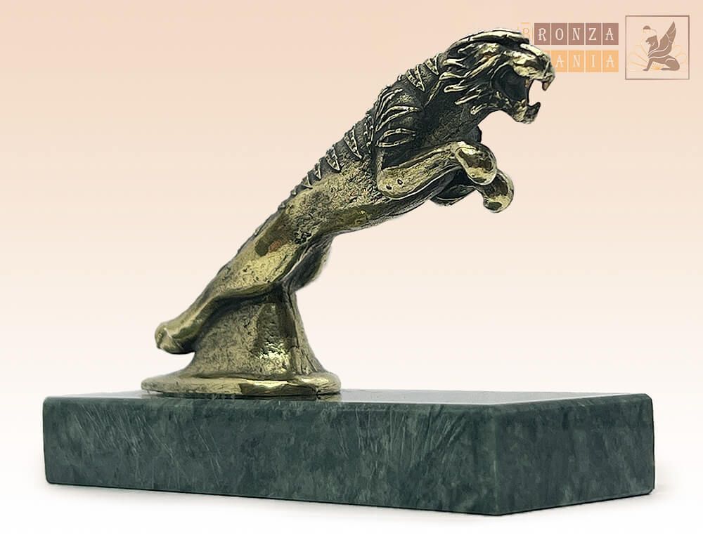 фигурка Тигр в прыжке