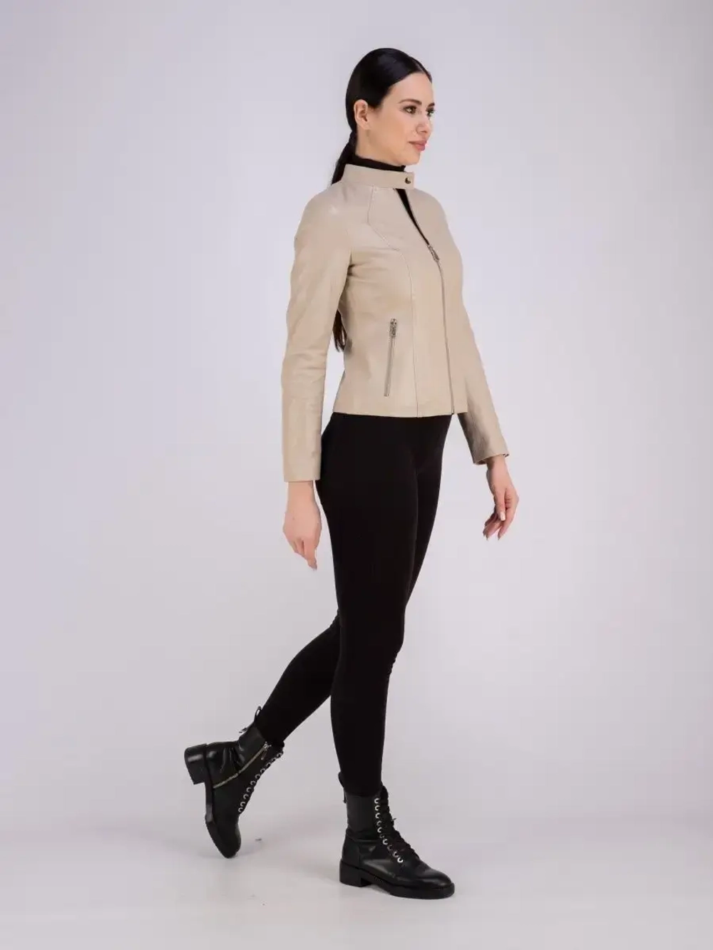 Кожаная куртка короткая на молнии демисезон