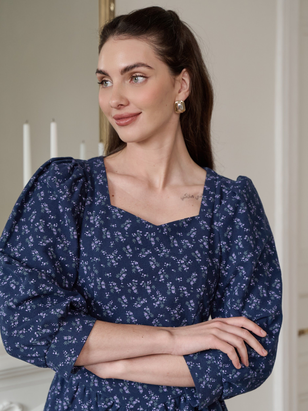 Платье с вырезом-сердечко