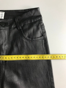 Джинсы обтягивающего кроя, визуально на 40/42 размер