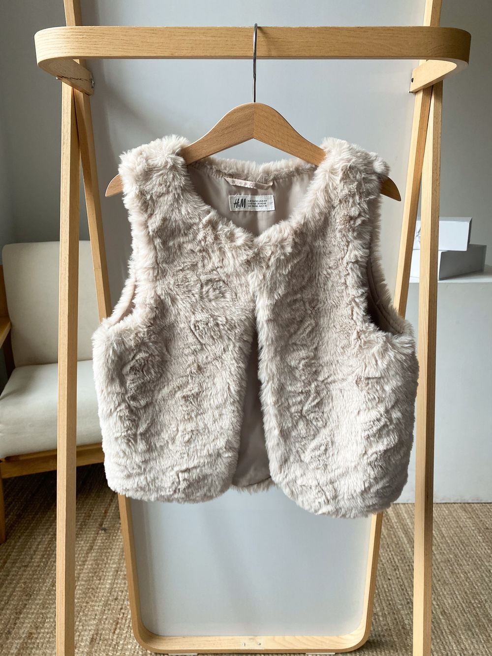 Меховой жилет H&M, 140