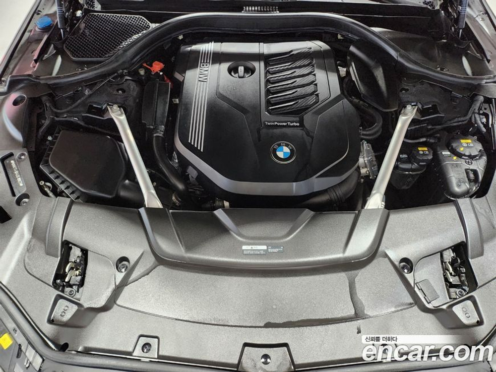 BMW 7 Series (G11) 740Li xDrive M Sports (05.2020)