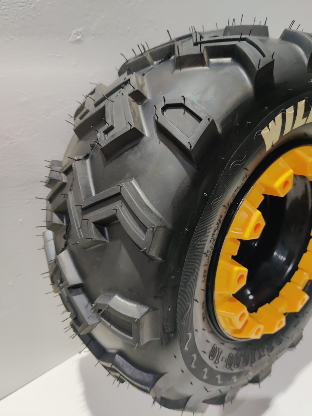Колесо в сборе(штампованный диск) для квадроцикла WILD TRACK ATV 10" 23-7-10 (Правое)