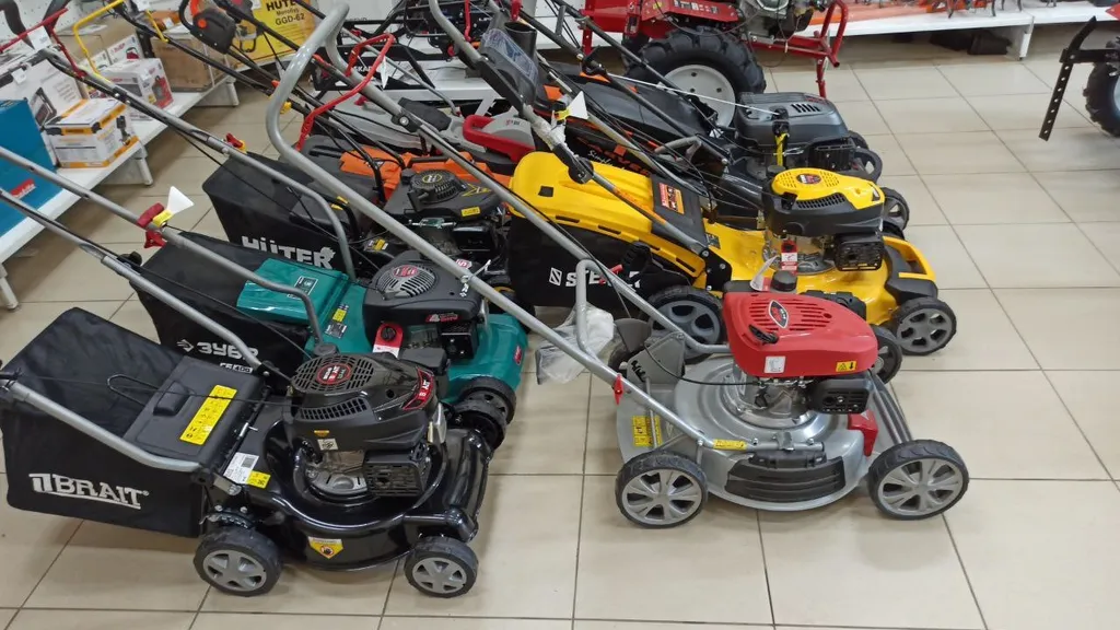 Новое поступление газонокосилок!