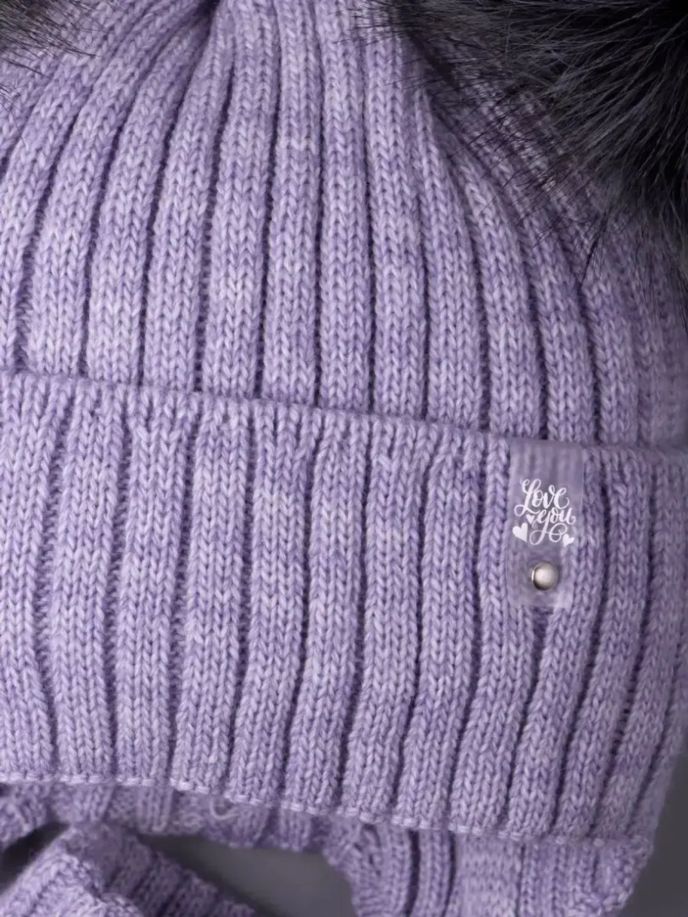 Шапка зимняя детская с помпонами и манишка