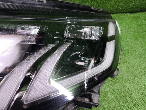 Фара левая Land-Rover Discovery Sport (19-нв) LED