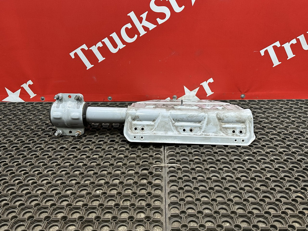 Кронштейн крыла заднего левый 2018г