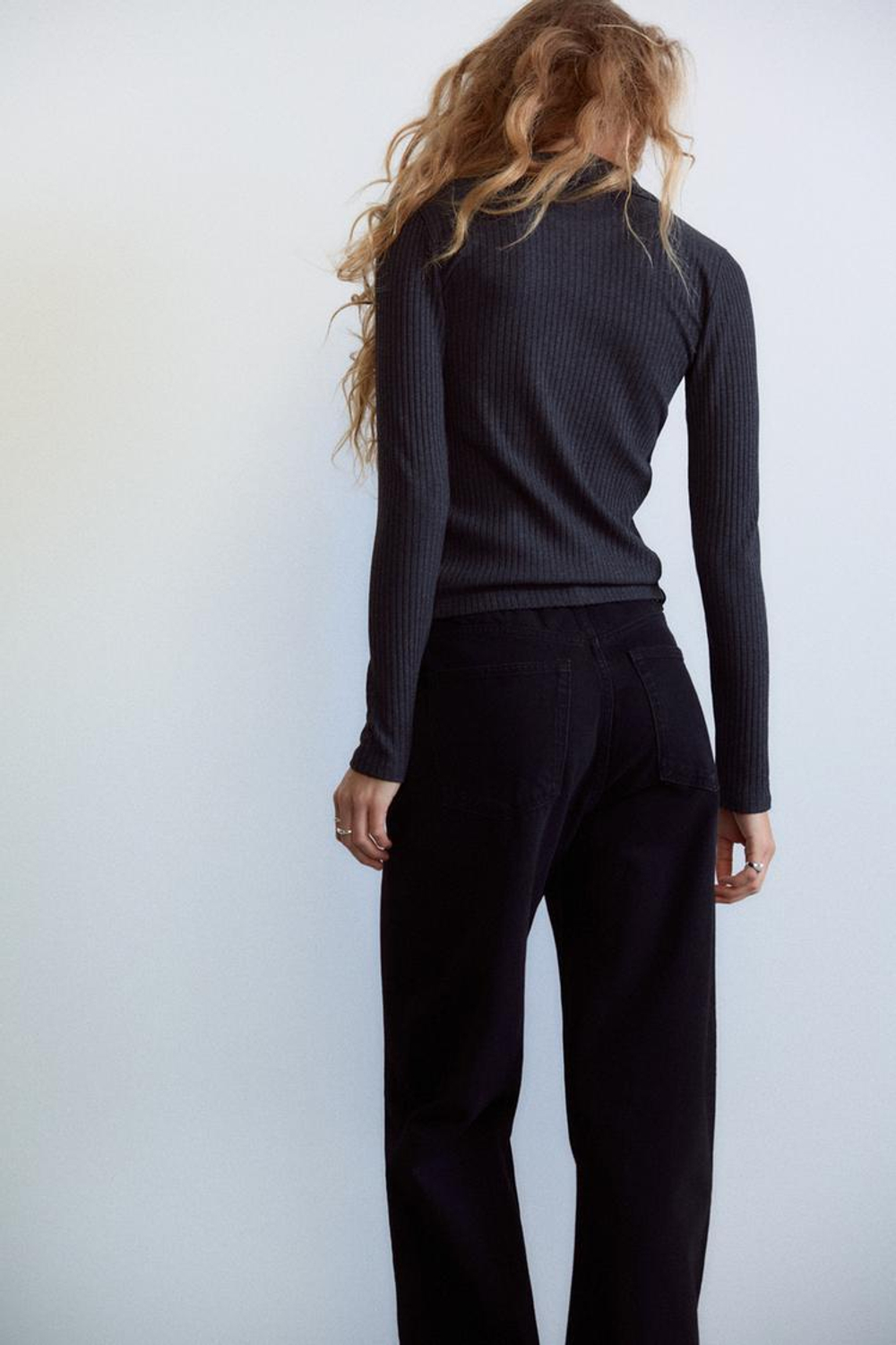 ZARA ТОП ПОЛО С УЗОРОМ «КОСЫ», АНТРАЦИТОВО-СЕРЫЙ