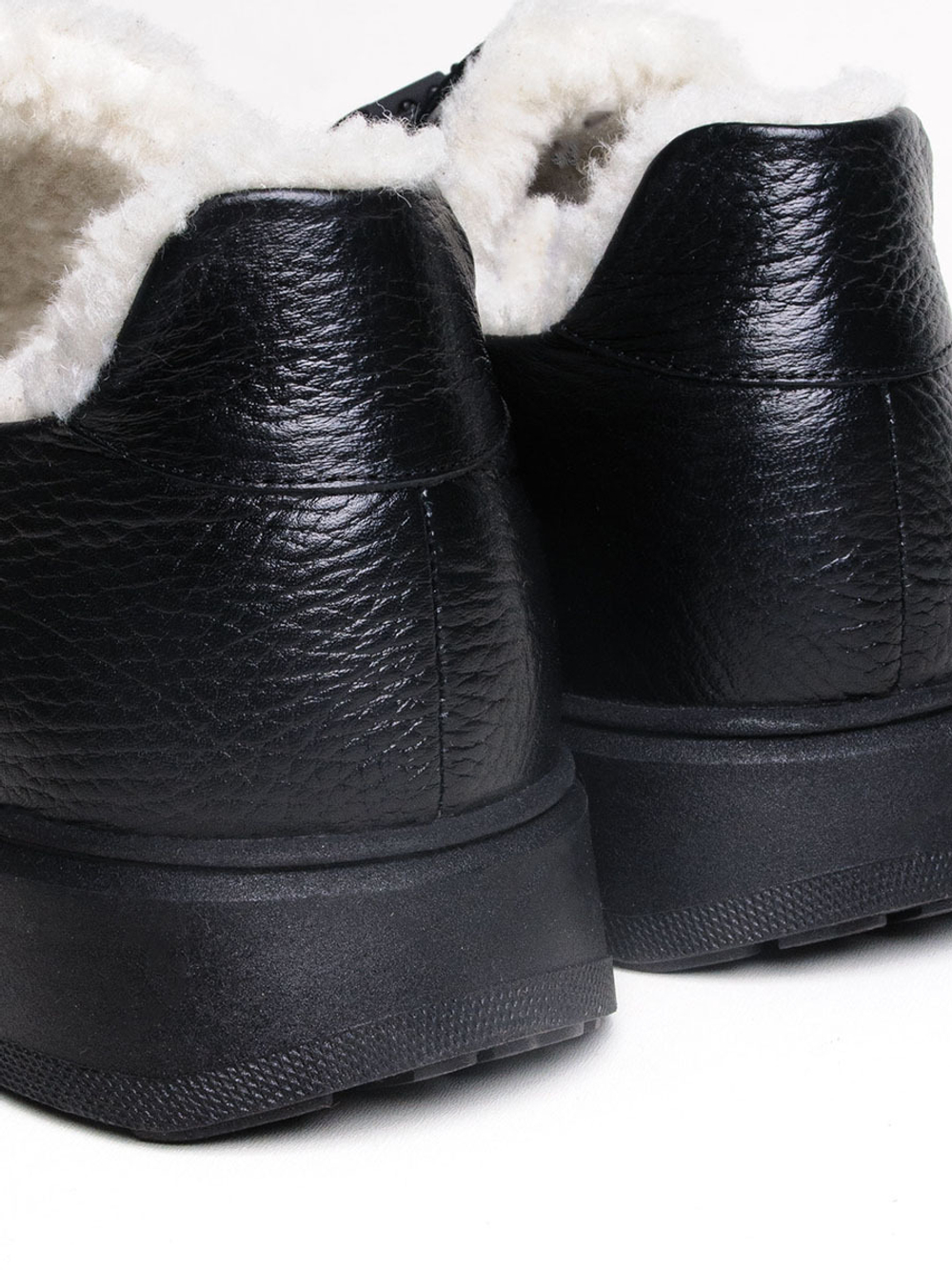 Кроссовки V2130M