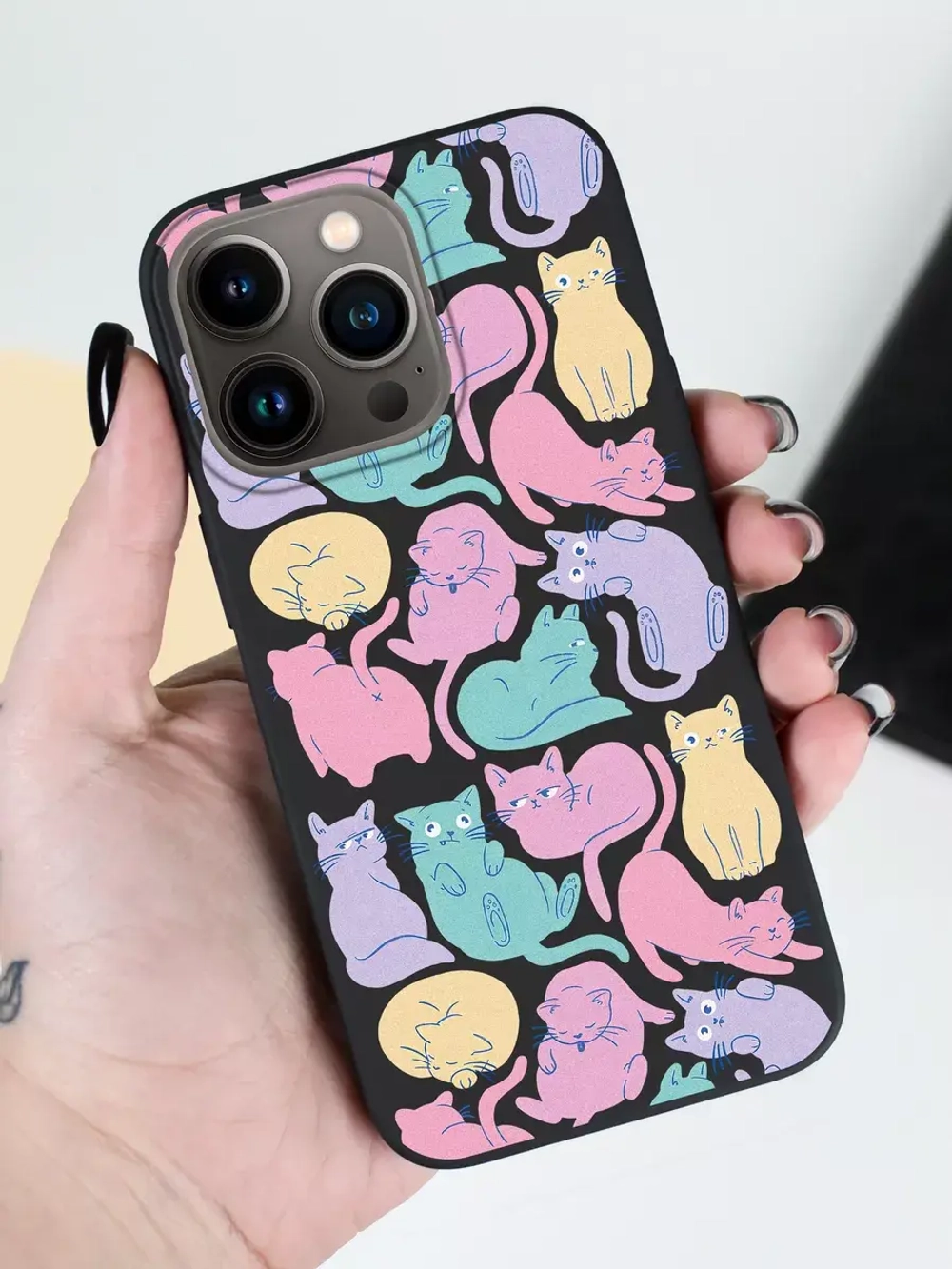 Чехол на iPhone 13 Pro с принтом