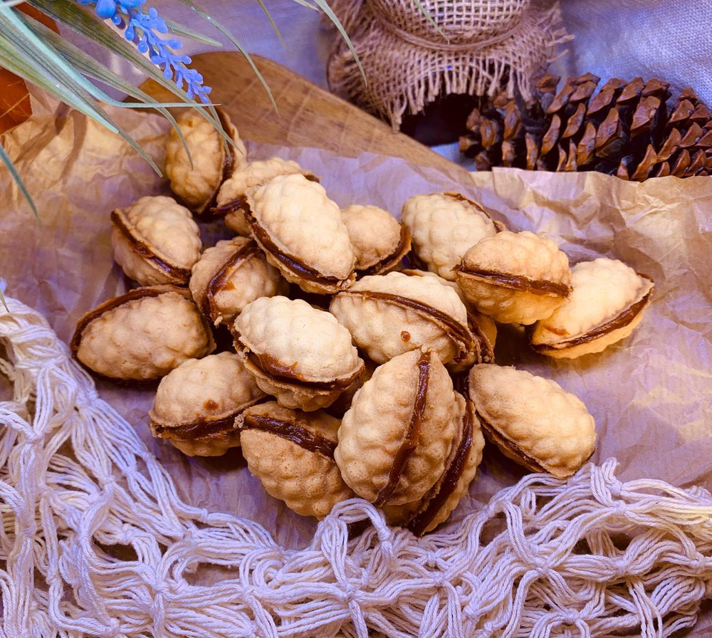 Шишка с вареной сгущенкой