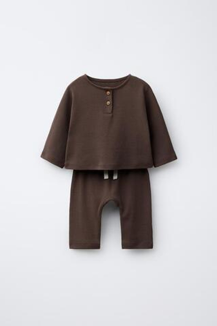ZARA КОМПЛЕКТ ИЗ ОДНОТОННОЙ ФУТБОЛКИ И БРЮК, КОРИЧНЕВЫЙ