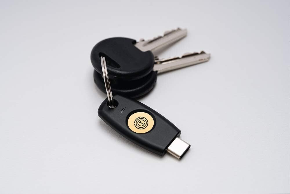 TrustKey T120 — Аппаратный ключ безопасности FIDO2/U2F Двухфакторная аутентификация (2FA) с поддержкой USB-C и технологии Passkey