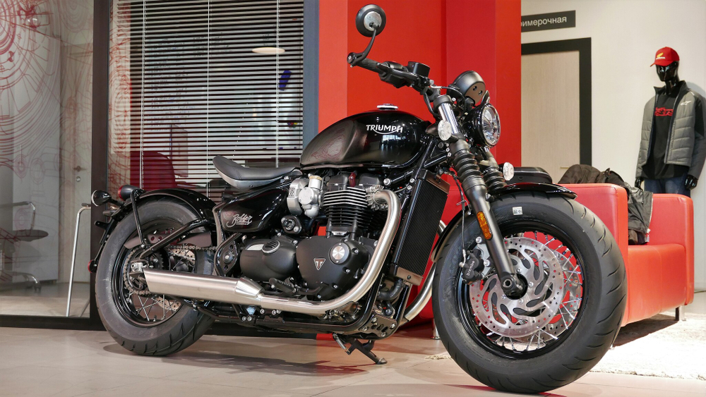 TRIUMPH BONNEVILLE BOBBER 2023