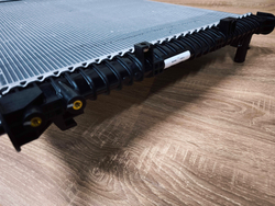 Радиатор Hongqi E-QM5