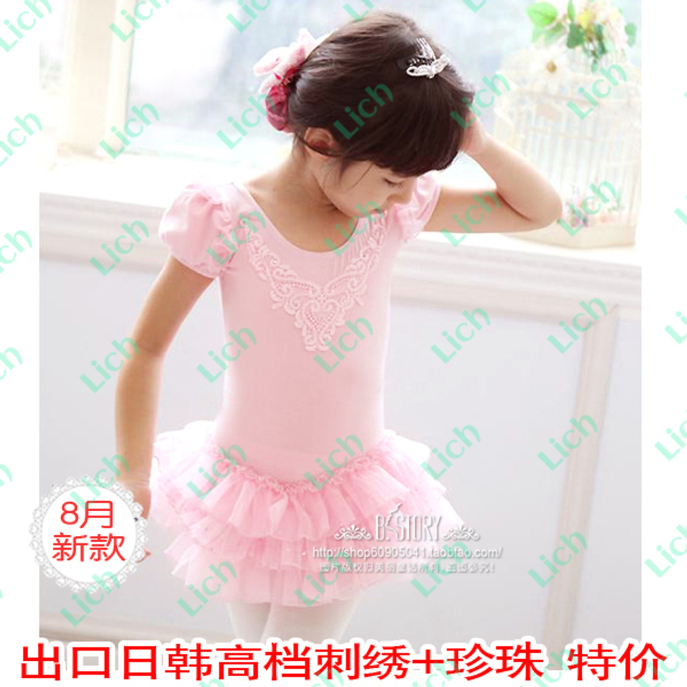 Платье с ажурной отделкой и многослойной юбкой-пачкой