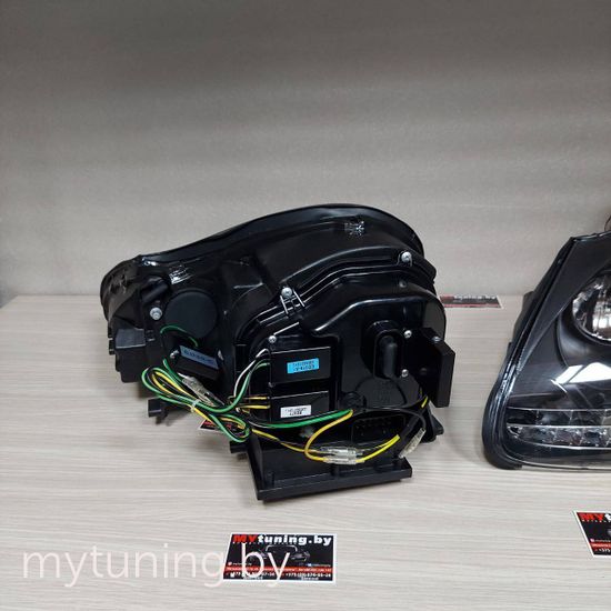 Передние фары Porsche Cayenne 955 daylight black hid xenon