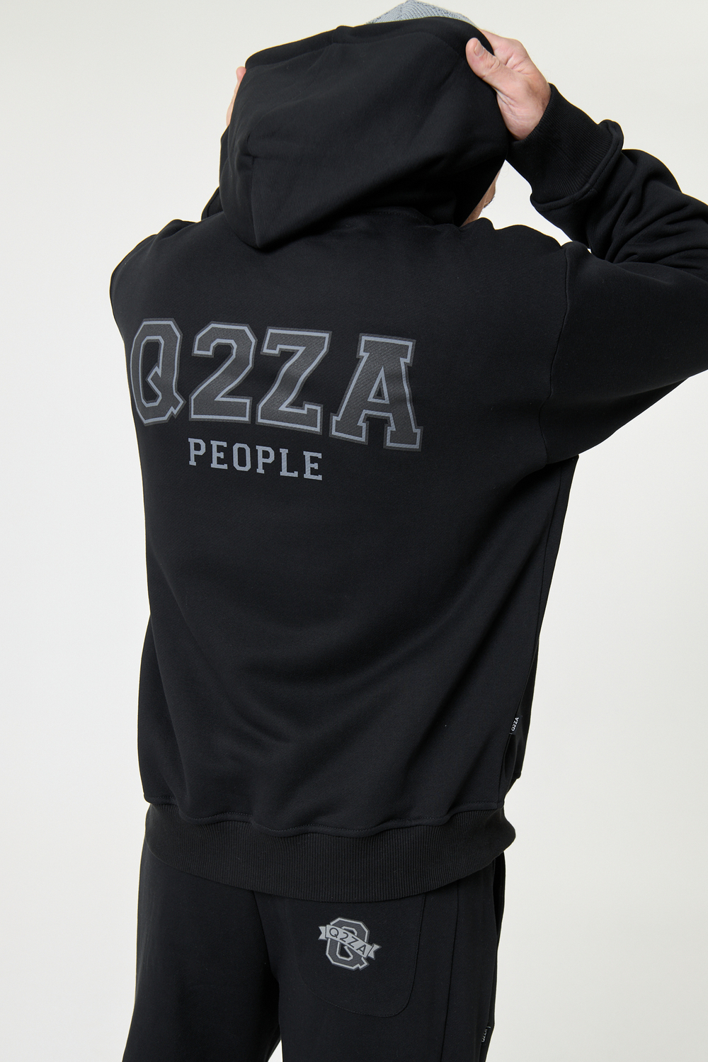 Худи Q2ZA People на молнии (чёрный)