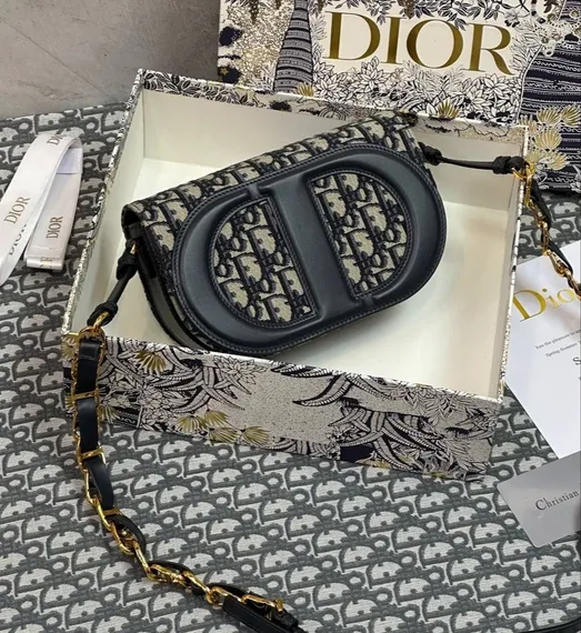 Сумка Dior CD Signature с ремнем