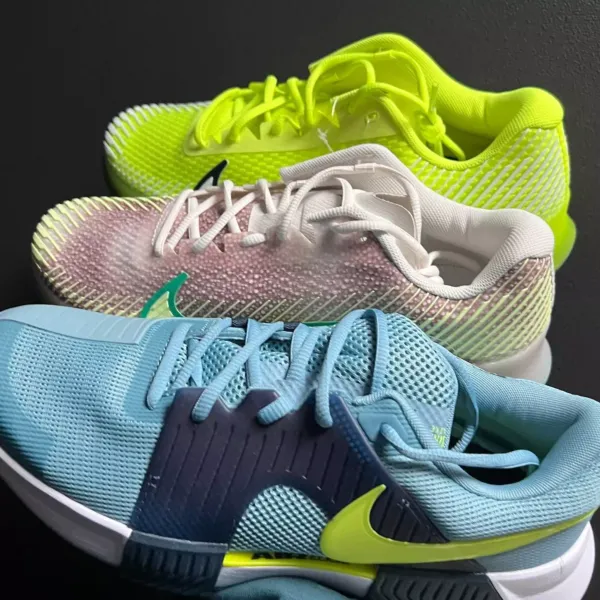 Большое разнообразие мужских кроссовок Nike в ТЕННИС FIRST.