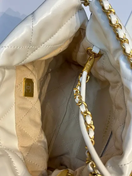 Сумка Chanel 22 mini белый