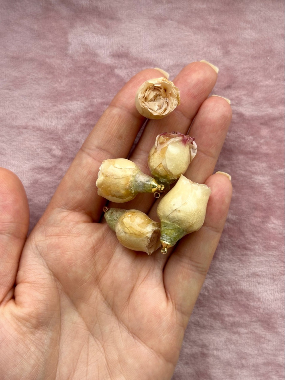 Подвеска "Роза чайная" (закрытый бутон-мини)