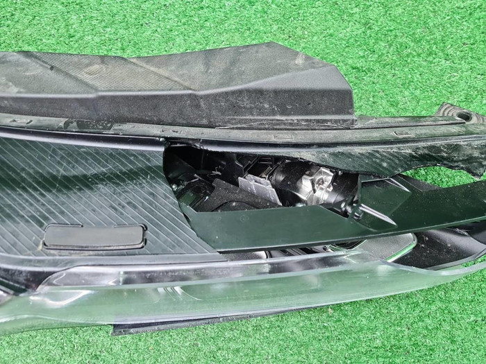 Битая Фара правая Kia K5 (2019-2023) LED