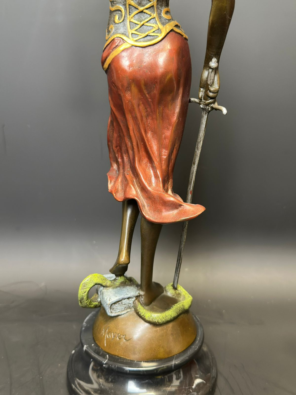 Бронзовая скульптура «Фемида — Богиня правосудия»