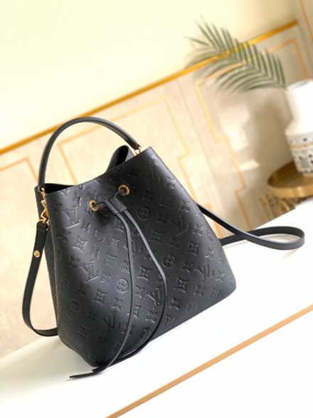 Louis Vuitton NeoNoe MM