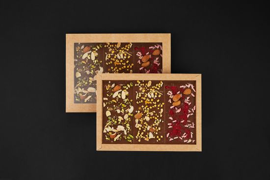 Упаковка с окном для 3 шоколадных плиток по 100 г