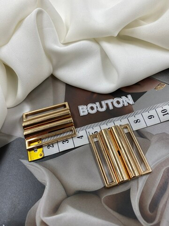 Пряжка застежка металлическая золото для пуховика 30х33 мм