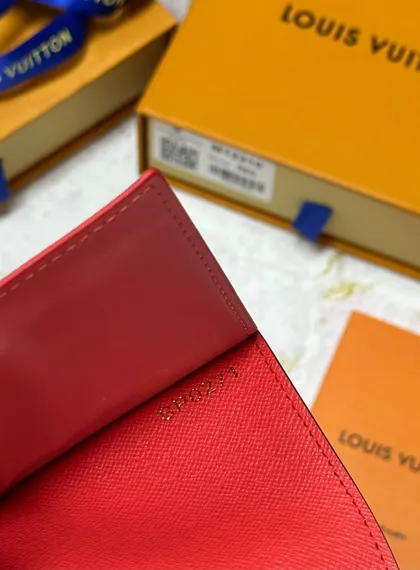 Обложка для паспорта Louis Vuitton Vivienne