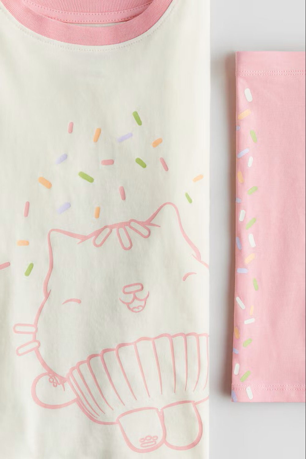 H&M Комплект из футболки и шорт, розовый