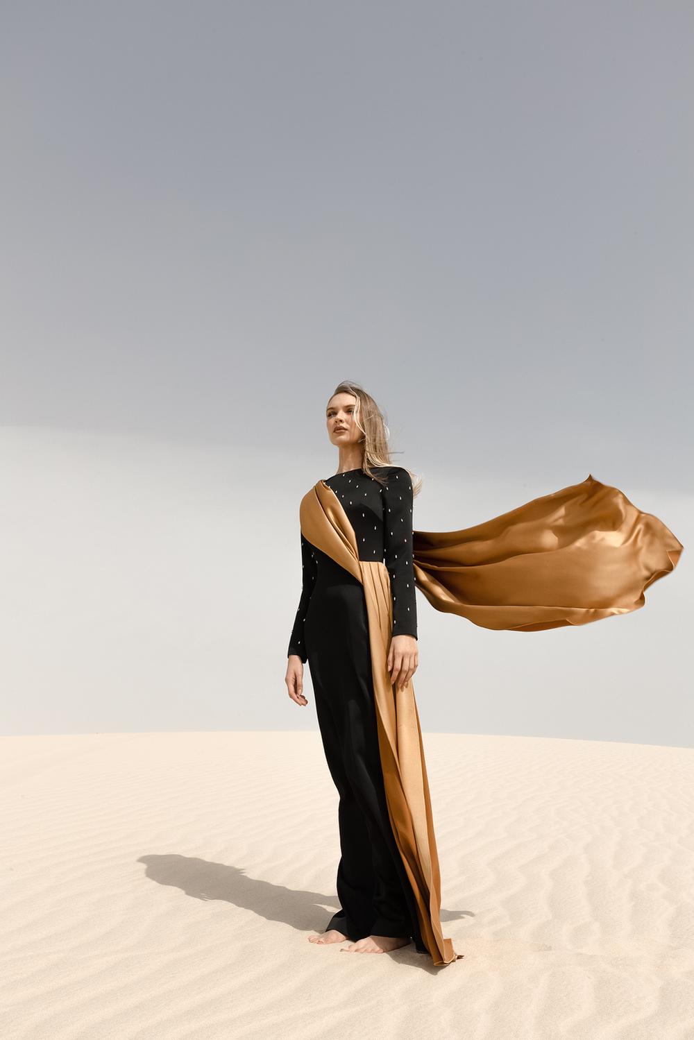 Платье макси сатиновое с асимметричной драпировкой и вышивкой