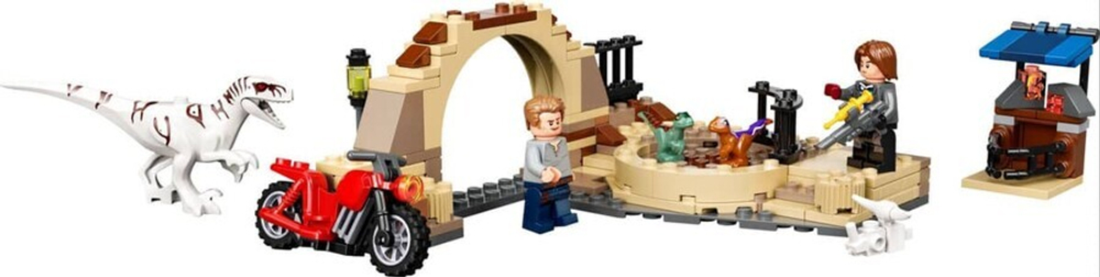 Конструктор LEGO Jurassic World 76945 Атроцираптор: погоня на мотоцикле