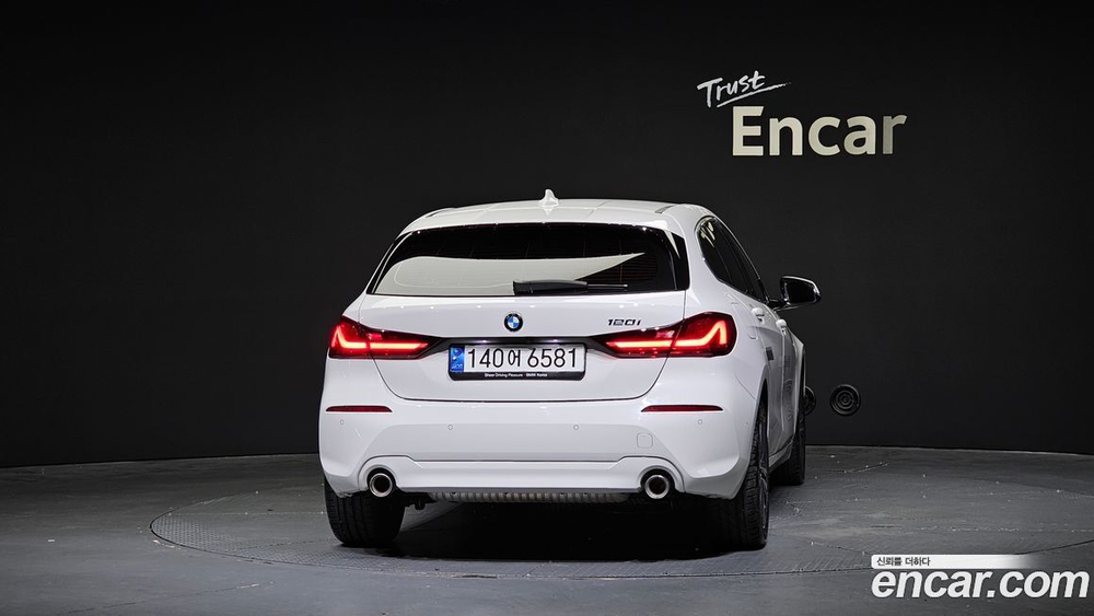 BMW 1 Series (F40) 120i Advantage (06.2021)