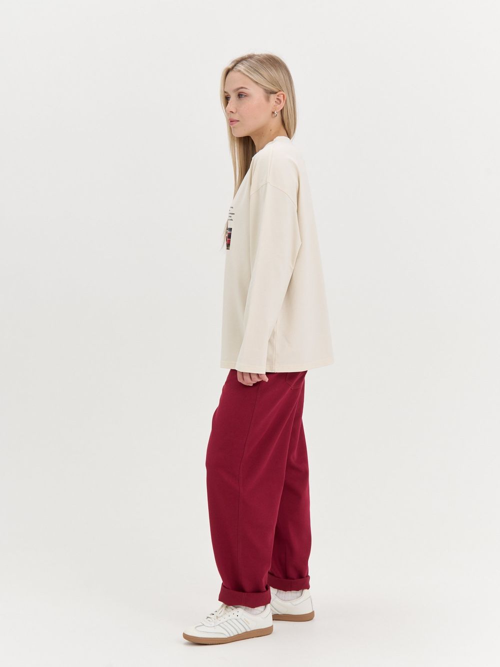 Лонгслив оверсайз с велюровым эффектом "Молоко" женский