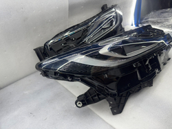 Оригинальная светодиодная фара (LED) Toyota Camry XV70 2018-2024