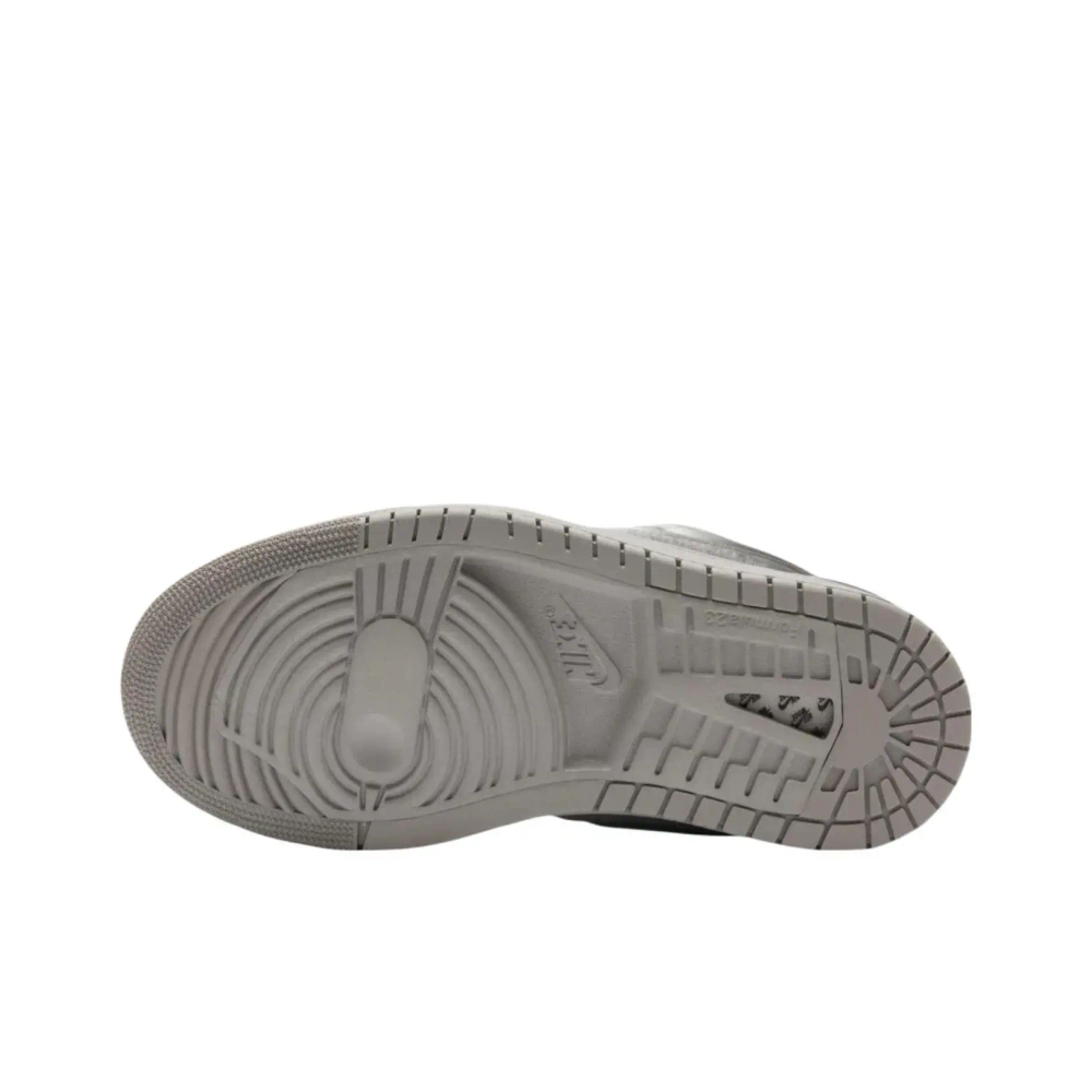 Женские кроссовки Air Jordan 1 Low Method of Make 'Satin Grey' HF3969-002