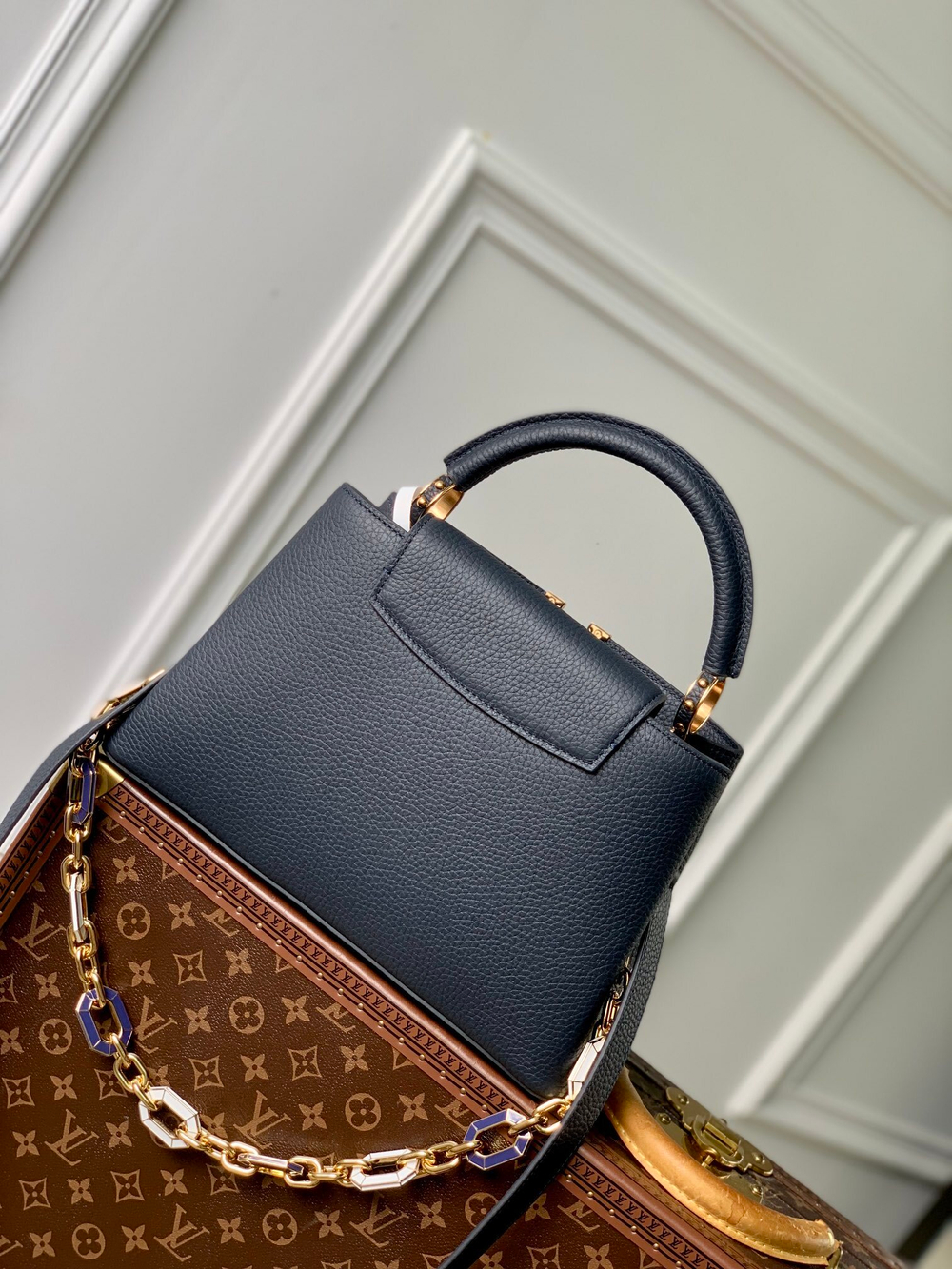 Louis Vuitton Capucines MM