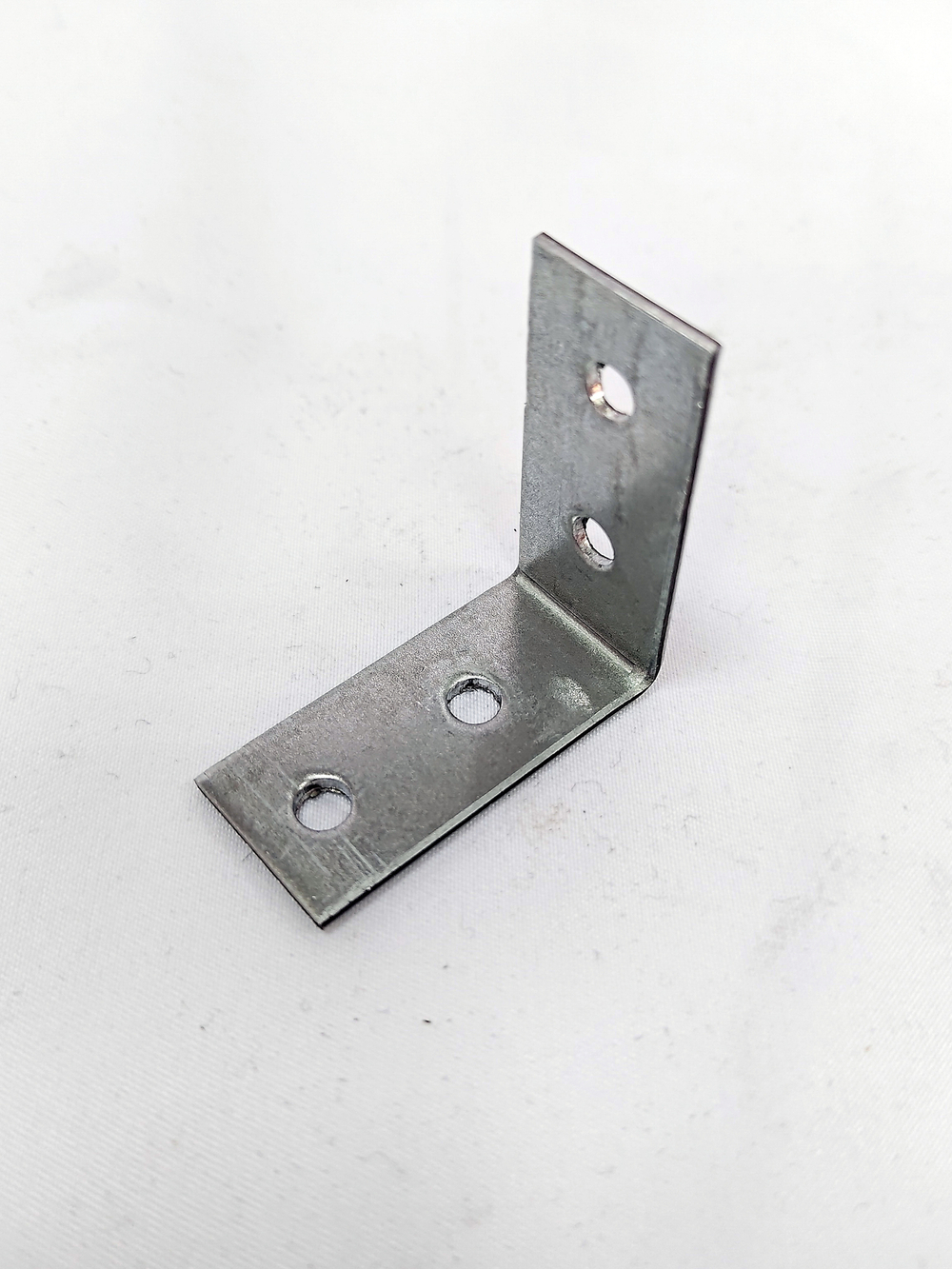 40х40х20 ОЦ. Крепежный уголок равносторонний (25 шт)