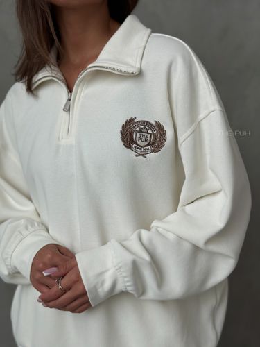 Молочный спортивный костюм с вышивкой-лого