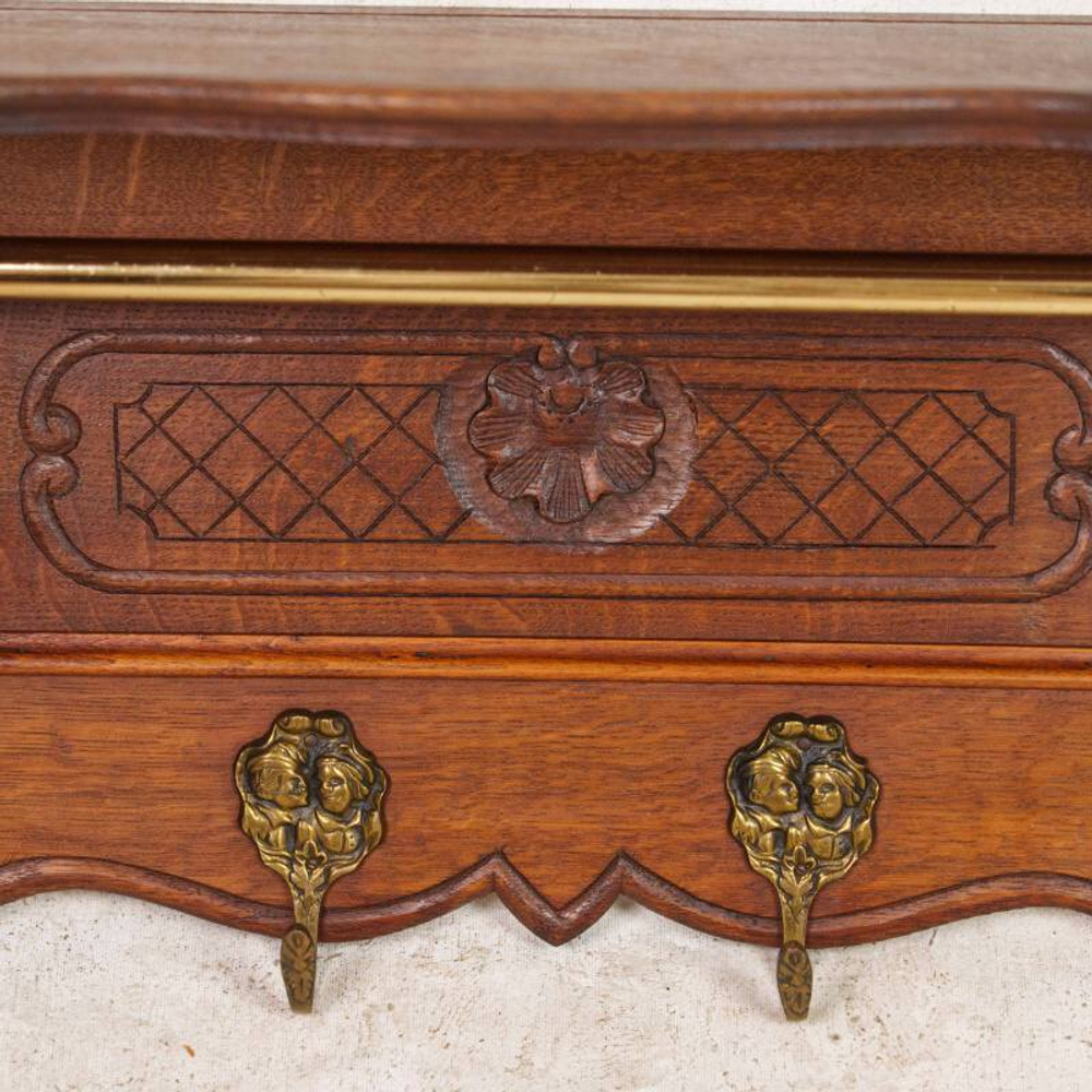 Настенная вешалка в Неоклассическом стиле